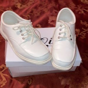 Dress shoes